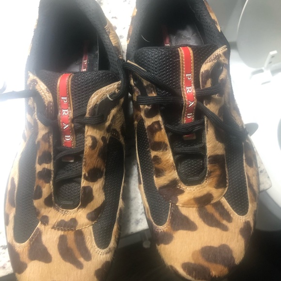 Leopard print Prada’s sz 9 limited edition - Picture 2 of 4